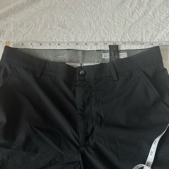 Greg Norman Performance Golf Casual Shorts Size 32 - Picture 4 of 6